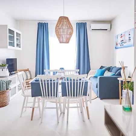 Seabay Aparthotel 3*