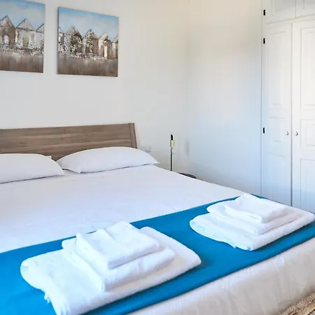 Seabay Aparthotel 3*